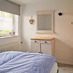 Hébergement de vacances Smittshoern 3 - Nordsee Fuer Gruppen Und Familien Mit Eingezaeunten Garten Wittmund