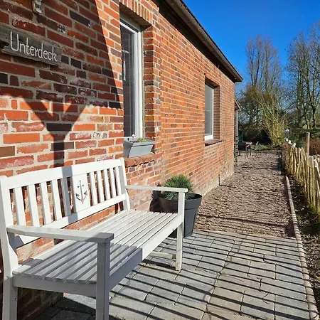 Smittshoern 3 - Nordsee Fuer Gruppen Und Familien Mit Eingezaeunten Garten * Wittmund