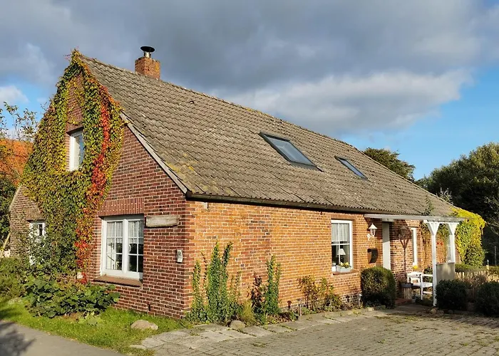 Smittshoern 3 - Nordsee Fuer Gruppen Und Familien Mit Eingezaeunten Garten * Wittmund
