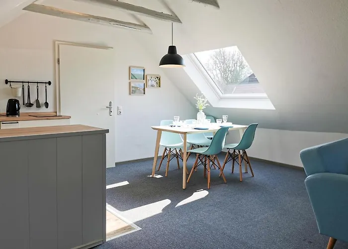 Smittshoern 3 - Nordsee Fuer Gruppen Und Familien Mit Eingezaeunten Garten * Wittmund
